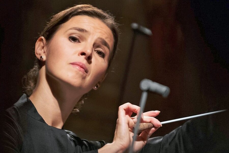Dirigentin Oksana Lyniv ist Mozart-Preisträgerin - Ändert Tradition mit ihrem Marsch durch die Klassik-Institutionen: Dirigentin und Mozart-Preisträgerin Oksana Lyniv. 
