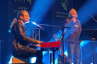 Dirk Zöllner und Manuel Schmid machen DDR-Hits zu Kunstliedern: Hauptsache, nicht Oktoberklub-Hartmut! - Ossis mit Niveau: Manuel Schmid und Dirk Zöllner.