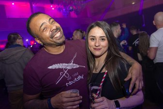 „Disco 90“ im Freiberger Tivoli: Was diesmal anders war - Marcel und Antonia haben die „Disco 90“ in Freiberger Tivoli am Samstagabend sehr genossen.