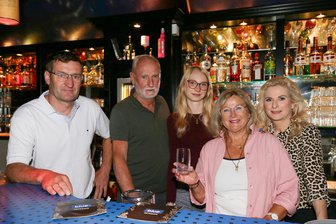 Disco blue in Frauendorf bei Frohburg: 100 Jahre Partygeschichte - Gastrofamilie mit Seele: Marco (v.l.), Jürgen, Mia-Felice, Sabine und Mareike Seifert.