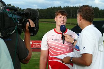 Diskus-Spezialist aus dem Erzgebirge will es 2025 wissen: „Die WM in Tokio ist mein großes Ziel“ - So zuversichtlich und entspannt wie bei diesem MDR-Interview nach dem Thumer Werfertag im vergangenen Jahr wirkt Steven Richter auch zu Beginn der neuen Saison.