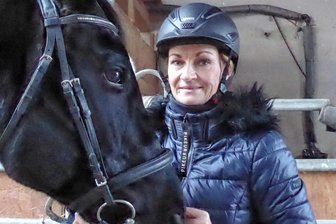 Diskussion um Reithalle: Altmittweidaer Gemeinderäte enttäuschen Sportler - Vereinschefin Sandra Gelbrich liebt den Reitsport.