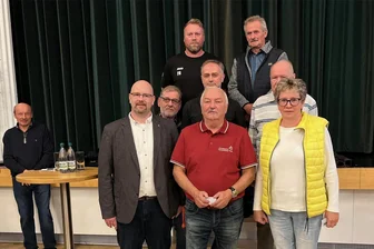 Diskussion um weitere Nutzung der früheren Schule in Bad Brambach verunsichert Ehrenamtler im Kurort - Die ersten Ehrenamtskarten wurden zur Einwohnerversammlung in Bad Brambach vergeben. Ihre Träger erhalten damit für ihr Engagement in der Freizeit Vergünstigungen zum Beispiel bei Eintritten.