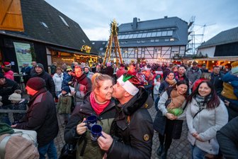 Dittersbach: Mini-Weihnachtsmarkt mit großem Herz für Familien - 