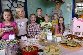 Dittersdorfer Kita will Flutopfern helfen - Mit einem Kuchenbasar hat die Dittersdorfer Kita "Regenbogen" mehr als 700 Euro eingenommen, die für Opfer der diesjährigen Flutkatastrophe im Kreis Ahrweiler gespendet werden sollen. 
