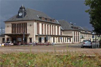 Doch keine barrierefreie Verbindung: Glauchauer Stadtrat lehnt Durchgang am Bahnhof ab - Der geplante Durchgang im Glauchauer Bahnhofsgebäude ist Geschichte.