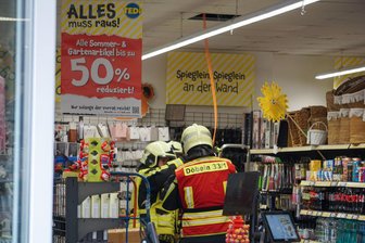 Döbeln: Brandgeruch bei „Tedi“ - Bei „Tedi“ in Döbeln wurde Brandgeruch festgestellt.