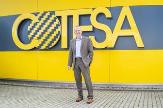Döbeln: Kurzarbeit bei Flugzeugbauer Cotesa - Falko Löhr ist seit 2024 Geschäftsführer beim Flugzeugteilehersteller Cotesa in Mittweida.