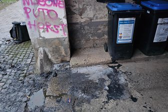Döbeln: Mehrere Mülltonnen in Brand gesetzt – Zeugen gesucht - Ermittlungen nach mehreren Mülltonnenbränden in Döbeln laufen.