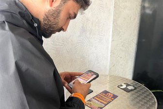Döner für unter 3 Euro? Wie ein neuer Dönerladen in Zwickau auf Tiktok viral geht - Die Eröffnung bereitet Hüseyin Akbas nicht nur online vor. Bereits seit zwei Monaten stehen täglich 10 Stunden Umbau und Renovierung auf dem Tagesplan.