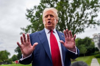 Donald Trump plant die Besetzung weiterer US-Städte - Auffällig ist, dass US-Präsident Donald Trump ausschließlich demokratisch regierte Städte mit afroamerikanischen Bürgermeistern und Bürgermeisterinnen ins Visier nimmt.