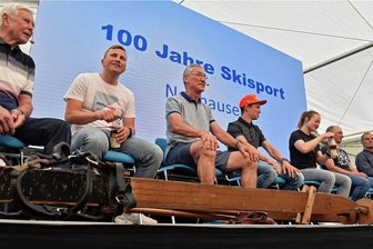 Doppelfest in Neuhausen: Als die Turner die Skibretter für sich entdeckten - Forum mit Spitzensportlern: Gert-Dietmar Klause, Tom Reichelt, Konrad Winkler, Eric Frenzel, Anne Winkler, Janco Neuber und Gunter Schmieder (von links). 