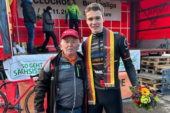 Doppelsieg krönt tollen Bundesliga-Auftritt der Venusberger Radsportler - Trainer Klaus Fischer mit dem zweimal erfolgreichen Pepe Albrecht.