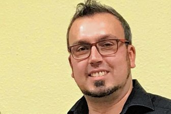 Doppelte Straßennamen: Neuer Bürgermeister von Bösenbrunn stößt Debatte für Umbenennungen wieder an - Christian Klemet, Bürgermeister derGemeinde Bösenbrunn