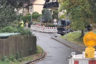 Doppelte Straßensperrung im Vogtland: Warum auf den Schrecken die Erleichterung folgt - Wegen Breitbandausbau ist die Straße in Juchhöh dicht. Eine zweite Sperrung drohte.