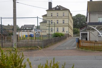 Dorf im Erzgebirge treibt Pläne für neue Grundschule in Holzbauweise voran - Die Gemeinde Crottendorf plant einen Grundschulneubau an anderer Stelle.