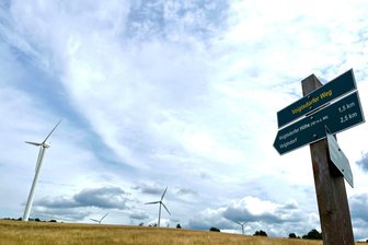 Dorfchemnitz: Bürgerbegehren soll neue Windräder auf Gemeindeland verhindern - Windräder auf der Voigtsdorfer Höhe auf Dorfchemnitzer Flur.