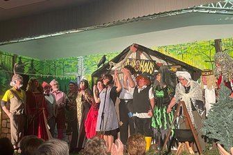 Dorftheater in Langenreinsdorf will Krimikomödie auf die Bühne bringen - Das Dorftheater Langenreinsdorf hat seine Saison beendet.