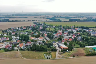 Dorfwettbewerb: Mannichswalder wollen Jury beeindrucken - Blick auf den Crimmitschauer Ortsteil Mannichswalde nahe der Grenze zu Thüringen.