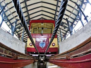 Drahtseilbahn wegen Wartungsarbeiten gesperrt -