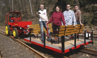 Mitglieder des Vereins der Eisenbahnfreunde Chemnitztal