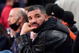 Drake überrascht Fans mit drei neuen Alben - Auf den Alben verarbeitet der Musiker Drake unter anderem seinen öffentlich ausgetragenen Streit mit Rap-Star Kendrick Lamar. (Archivbild)