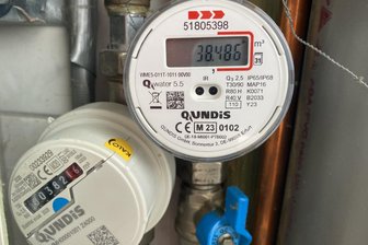 Drastische Grundpreiserhöhung bei den Zwickauer Wasserwerken: Mieterin soll das Zehnfache bezahlen - Über die Wasseruhr wird der Verbrauch gemessen. Zu jedem Anschluss gehört ein Grundpreis.