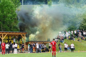 Drebacher Fußballer erwarten zum 100. Geburtstag einen prominenten Gegner - Großer Zuschauerandrang herrschte in Drebach bereits bei den Pokal-Endspielen.