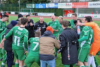 Drebacher Serie hält an - Allen Grund zum Feiern hatten die Kicker des FV Krokusblüte Drebach nach dem Abpfiff. Auch Spitzenreiter Stollberg konnte die Siegesserie der Merkel-Elf nicht stoppen. 