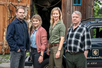 Dreharbeiten für vierten Erzgebirgskrimi gestartet - Für den vierten Erzgebirgskrimi stehen Robert Winkler (Kai Scheve), Karina Szabo (Lara Mandoki), Saskia Bergelt (Teresa Weißbach), Georg Bergelt (Andreas Schmidt-Schaller) vor der Kamera.