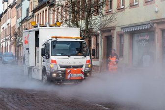 Drei Anzeigen gegen Skoda-Fahrer in Werdau - Die Ölwehr musste in der Nacht zu Dienstag in Werdau anrücken.