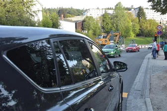 Drei Baustellen sorgen in Bad Elster für Verkehrseinschränkungen - Bauarbeiten am Fernwärmenetz hatten zuletzt immer wieder für Verkehrseinschränkungen - hier auf der Bahnhofstraße - gesorgt. Jetzt ist die Prof.-Paul-Köhler-Straße betroffen.