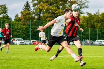 Drei Doppelpacker in einer Halbzeit: Ballert das Freiberger Offensiv-Trio auch gegen Annaberg? - Traf gegen Bautzen und Zwickau: BSC-Flügelflitzer Lucas Hanitsch (l.) hat zur Zeit einen Lauf.