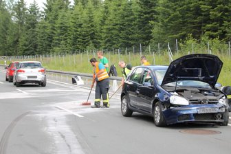 Drei Fahrzeuge in Unfall auf S 300 bei Jägersgrün verwickelt - Drei Fahrzeuge in Unfall auf S 300 bei Jägersgrün verwickelt