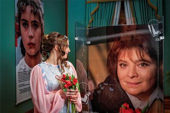 Drei Haselnüsse für Aschenbrödel: Zoff um Fotos auf Schloss Moritzburg - In einer Sonderausstellung widmet sich Schloss Moritzburg dem Leben der tschechischen Schauspielerin Libuše Šafránková, der Hauptdarstellerin in dem 1973 verfilmten Märchen „Drei Haselnüsse für Aschenbrödel“.
