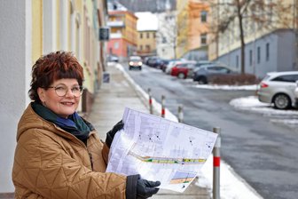 Drei Jahre Bauzeit für 212 Meter: Schulstraße in Hohenstein-Ernstthal wird saniert - Laut Sachgebietsleiterin Angela Höller muss die Sanierung der Schulstraße in drei Bauabschnitten erfolgen, um Rettungswege - speziell zum Lessinggymnasium - zu gewährleisten.