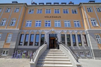 Drei Künstlerinnen, ein Abend: Musik-Special im Meeraner Jugendclub - Im Jugendclub, der sich im Volkshaus befindet, treten „Women on stage“ auf.