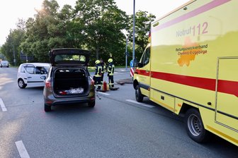Drei Leichtverletzte bei Unfall auf B 101 im Erzgebirge - Ein Unfall hat sich am Donnerstag auf der B 101 in Schwarzenberg ereignet.