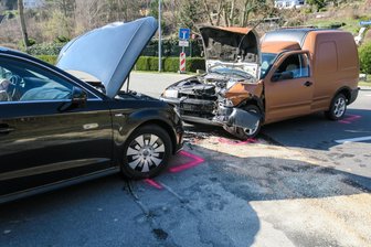 Drei Leichtverletzte nach Unfall - 