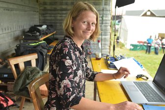 Drei Macher, ohne die beim Markneukirchener Bergfest nichts läuft - Kristin Pistorius: Sie verliert als Oberschiedsrichterin beim Pferde-Holzrückewettbewerb nie den Überblick.