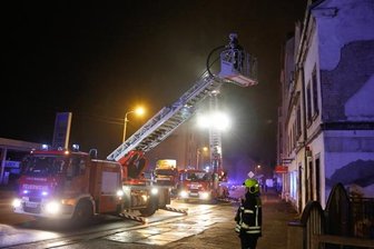 Drei Männer bei Brand in Chemnitz verletzt -