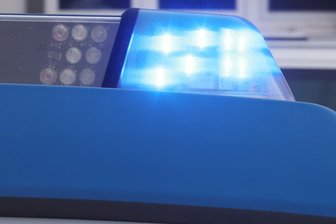 Drei Menschen bei Auseinandersetzung in Zwickau verletzt – zwei Männer erleiden Schnittwunden - Am Dienstag schritt die Polizei bei einer Auseinandersetzung an der Leipziger Straße ein.