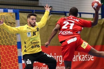 Drei Paraden zur richtigen Zeit - Aues Keeper Erik Töpfer hielt im Testspiel von Handball-Zweitligist EHV in der Schlussphase den Sieg für sein Team fest. 