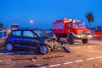 Drei Personen bei Unfall auf B95 verletzt -