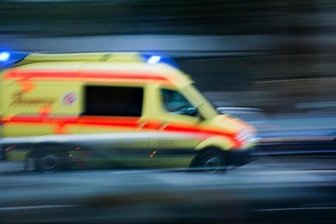 Drei Personen bei Unfall in Lößnitz schwer verletzt -