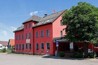 Drei Pferde sorgen für Polizeieinsatz am Landgasthof Voigtlaide in Glauchau: Wenn der Biergarten zur Koppel wird - Die Polizei war im Biergarten des Landgasthofes Voigtlaide im Einsatz.
