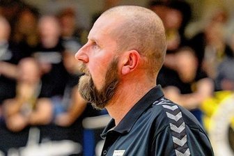 Drei Punkte sind das Ziel - VSV-Trainer Alexander Krug hofft am Samstagabend auf den nächsten Heimerfolg.