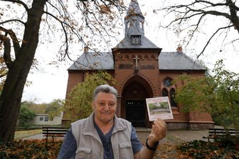 Drei Särge zu viel? - Lichtensteiner Filmemacher lüftet Geheimnisse des Laurentiusfriedhofs - Hanno Müller hat sich als Filmemacher in seiner Heimatstadt einen Namen gemacht. Gerade ist seine sechste DVD erschienen. Diesmal geht es auf den Laurentiusfriedhof Lichtenstein.