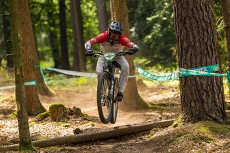 Drei ShredErz-Mountainbiker feiern Siege in der Enduro-One-Serie - Mit seiner starken Leistung stellte Kevin Lindner im hessischen Roßbach alle anderen Fahrer in den Schatten.