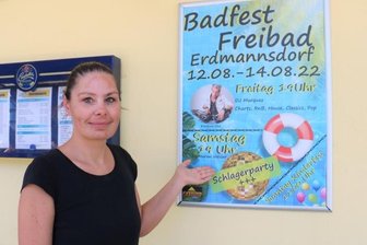 Drei Tage Party im Erdmannsdorfer Bad - Beatrice Arnold gehört zum Freibad-Team und freut sich auf das bevorstehende Wochenende. 